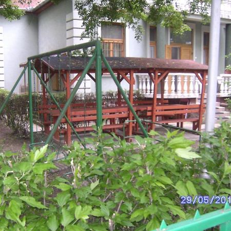 Szemesi Villa Balatonszarszo Exterior foto